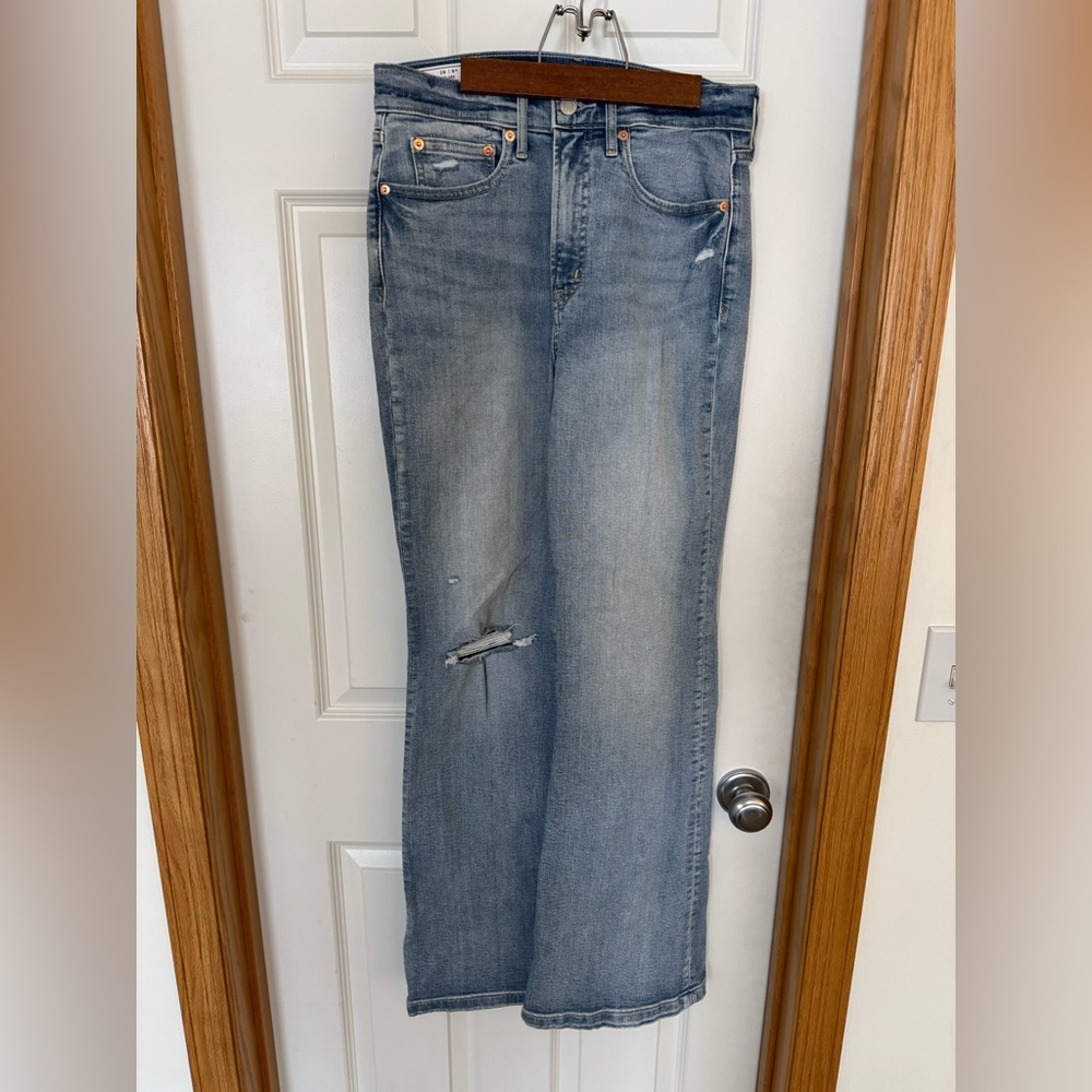 GAP Women's Light Blue Straight Leg Jeans